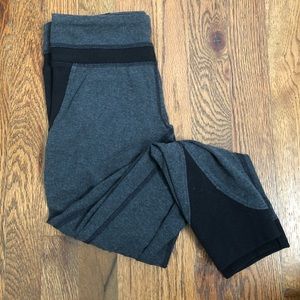 Lululemon workout capris